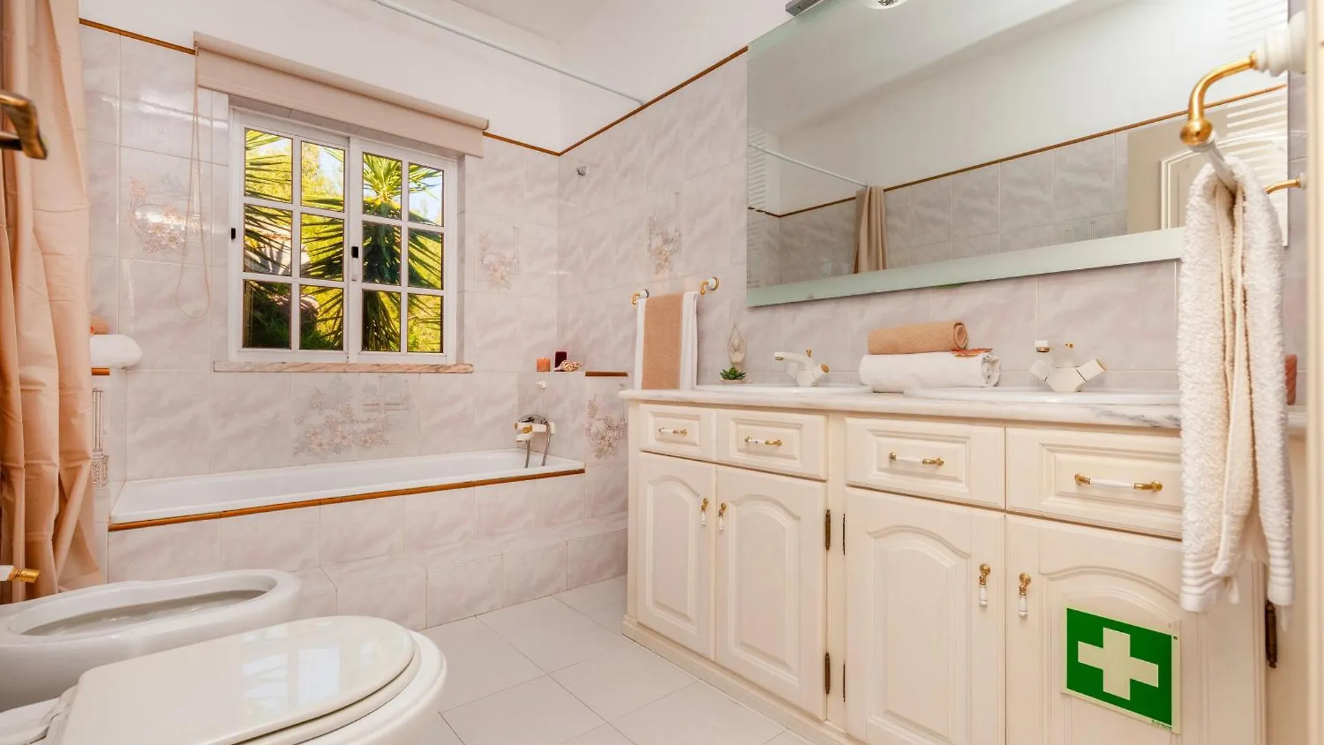 Villa Monchique Royal By Algarve Vacation